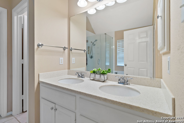 Listing photo id 14 for 8843 Brae Crest Dr