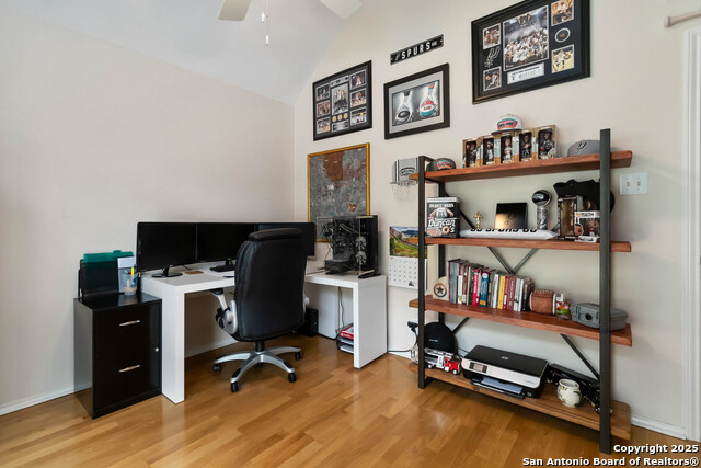 Listing photo id 17 for 8843 Brae Crest Dr