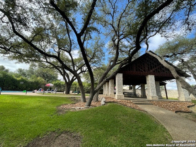 Listing photo id 26 for 8843 Brae Crest Dr