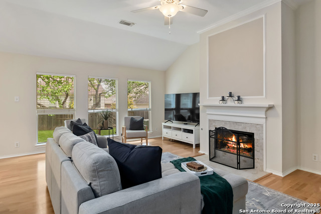 Listing photo id 3 for 8843 Brae Crest Dr