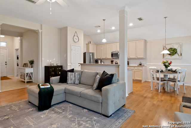 Listing photo id 5 for 8843 Brae Crest Dr