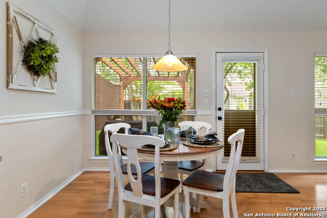 Listing photo id 6 for 8843 Brae Crest Dr