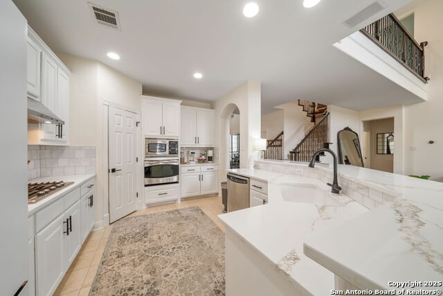 Listing photo id 14 for 17707 Maui Sands