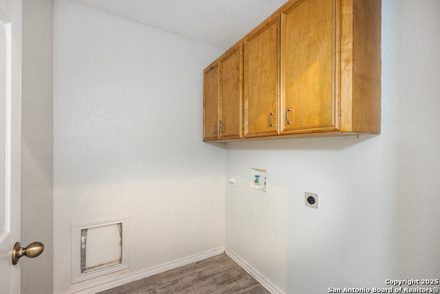 Image 11 of 24 For 930 Parkdale