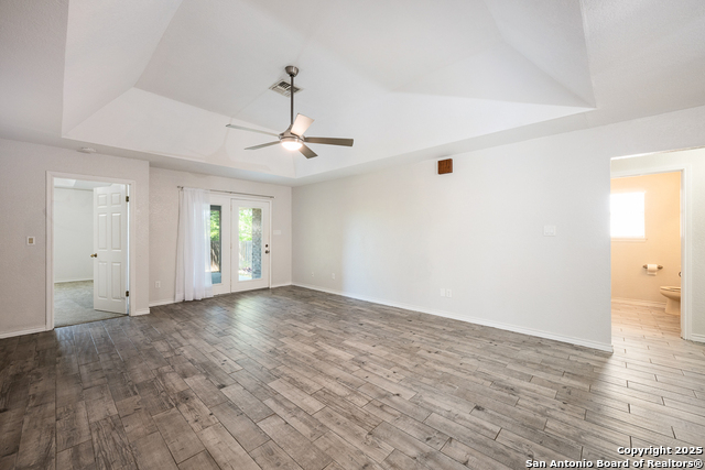 Image 7 of 24 For 930 Parkdale
