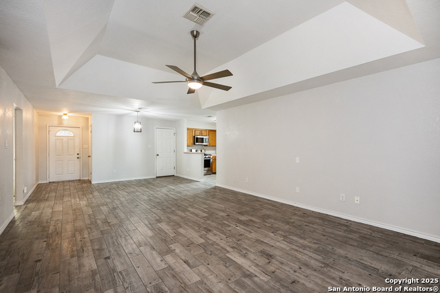 Image 8 of 24 For 930 Parkdale