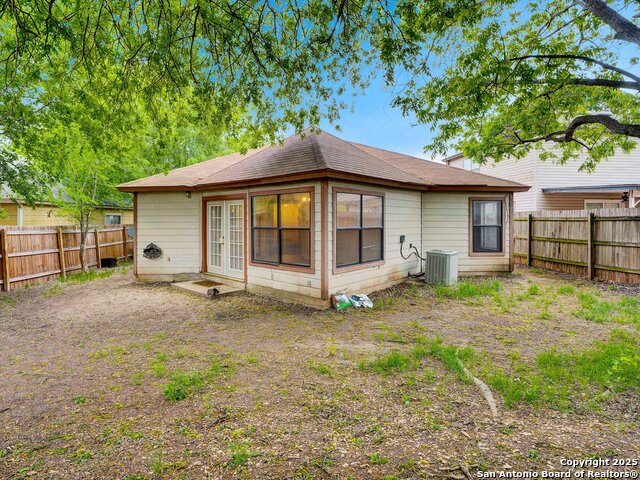 Listing photo id 0 for 9618 Summerbrook