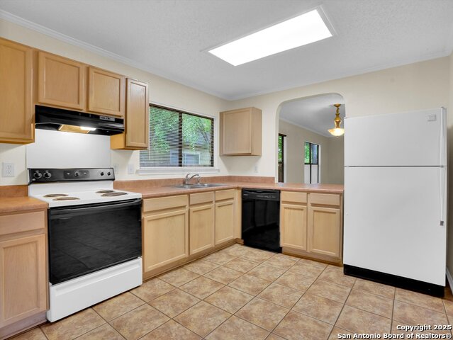 Listing photo id 2 for 9618 Summerbrook