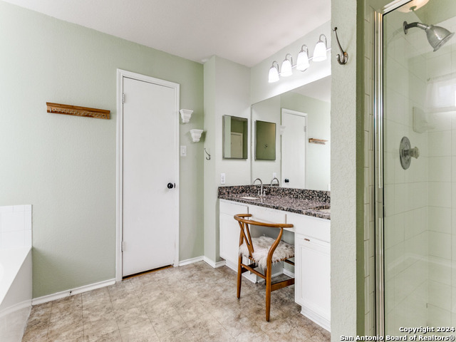 Listing photo id 7 for 7810 Braun Bnd