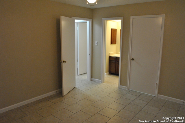 Image 14 of 18 For 7528 Windsor Oaks
