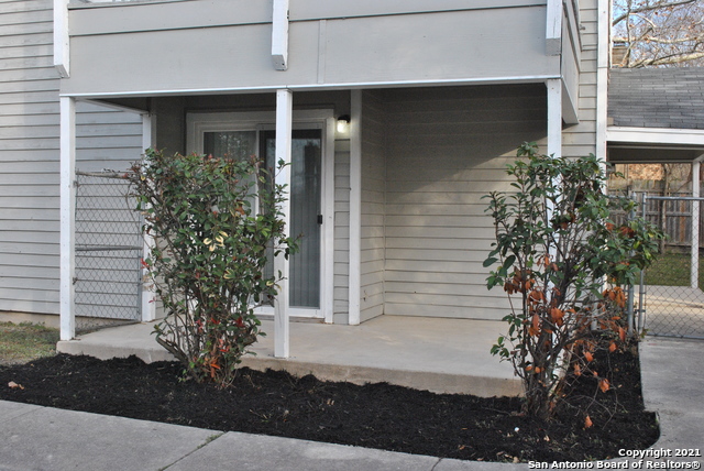 Image 2 of 18 For 7528 Windsor Oaks