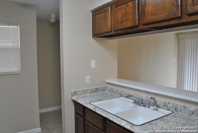 Image 6 of 18 For 7528 Windsor Oaks