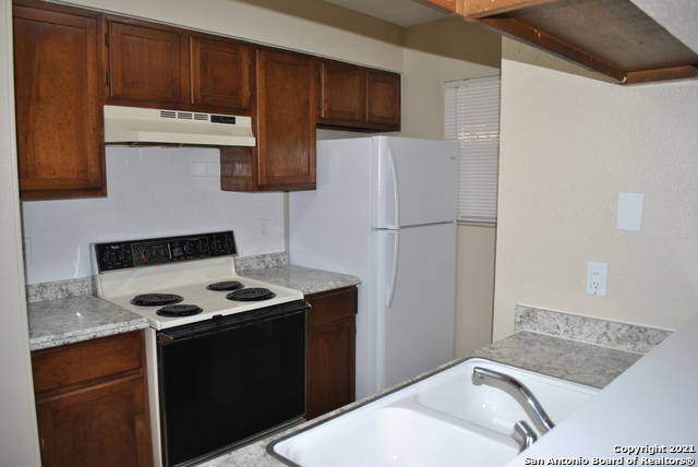 Image 7 of 18 For 7528 Windsor Oaks