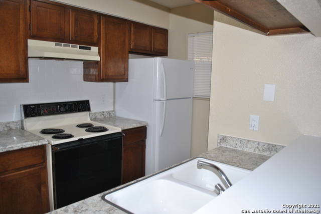 Image 8 of 18 For 7528 Windsor Oaks
