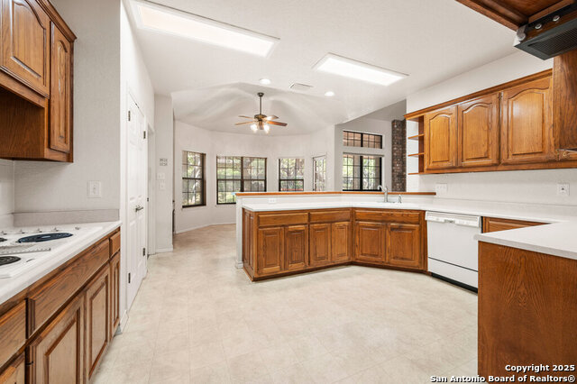 Image 11 of 41 For 26309 Glenrose Rd S