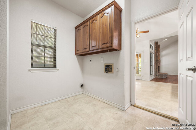 Image 14 of 41 For 26309 Glenrose Rd S