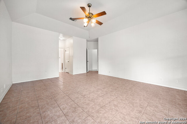 Image 17 of 41 For 26309 Glenrose Rd S