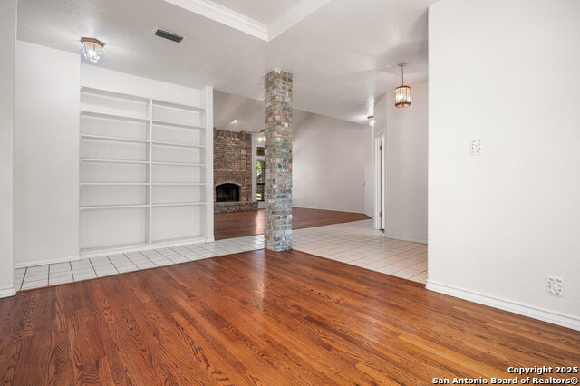 Image 5 of 41 For 26309 Glenrose Rd S