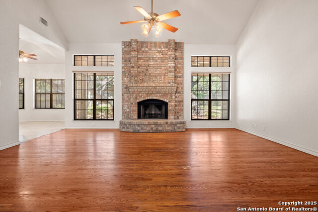 Image 6 of 41 For 26309 Glenrose Rd S