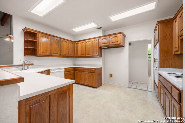 Image 9 of 41 For 26309 Glenrose Rd S