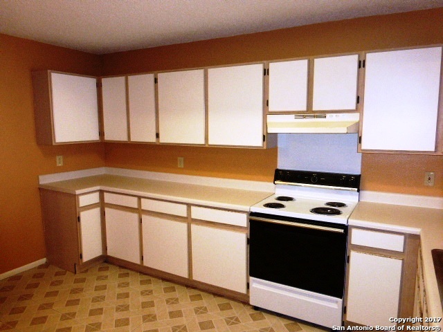 Image 5 of 17 For 6854 Cape Meadow Dr