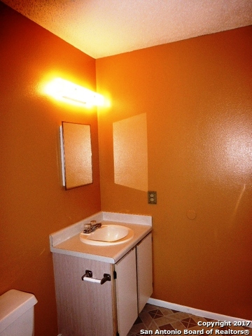 Image 8 of 17 For 6854 Cape Meadow Dr