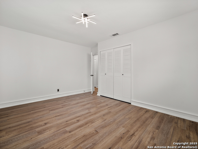 Image 15 of 18 For 4123 Longvale