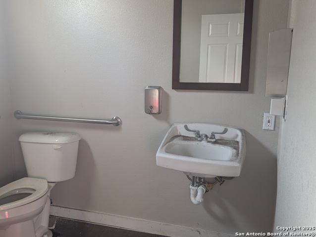 Listing photo id 5 for 106 Glorietta