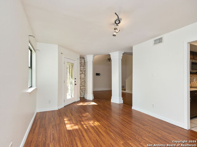 Image 10 of 20 For 8420 Echo Creek