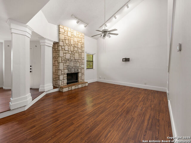 Image 6 of 20 For 8420 Echo Creek