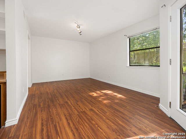 Image 9 of 20 For 8420 Echo Creek