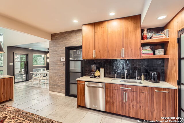Image 13 of 34 For 13819 Crown Bluff