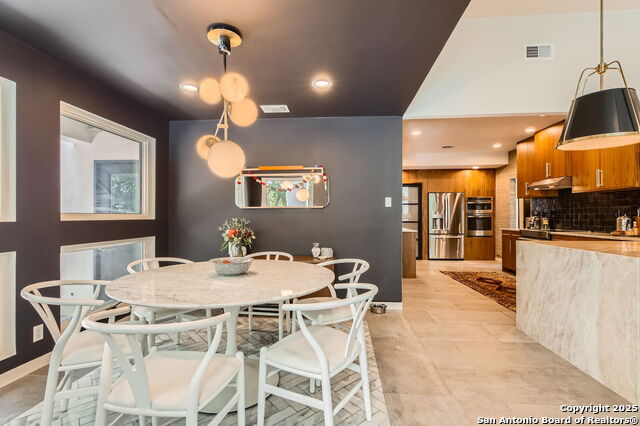 Image 14 of 34 For 13819 Crown Bluff