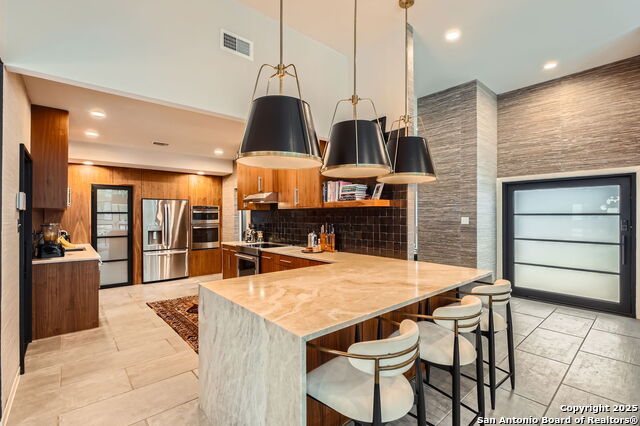 Image 3 of 34 For 13819 Crown Bluff
