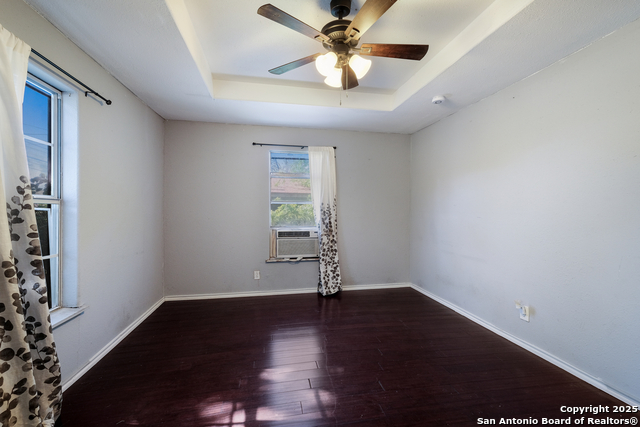 Image 4 of 35 For 4311 Howard St