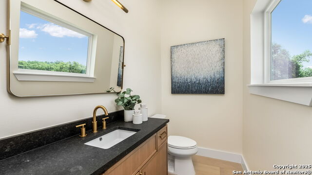 Image 17 of 39 For 3140 Westview Dr