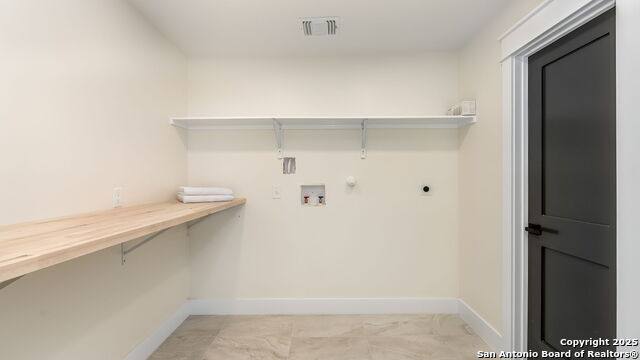 Image 28 of 39 For 3140 Westview Dr
