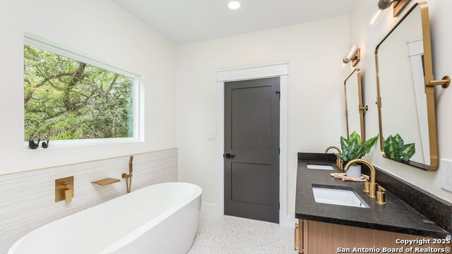 Image 33 of 39 For 3140 Westview Dr