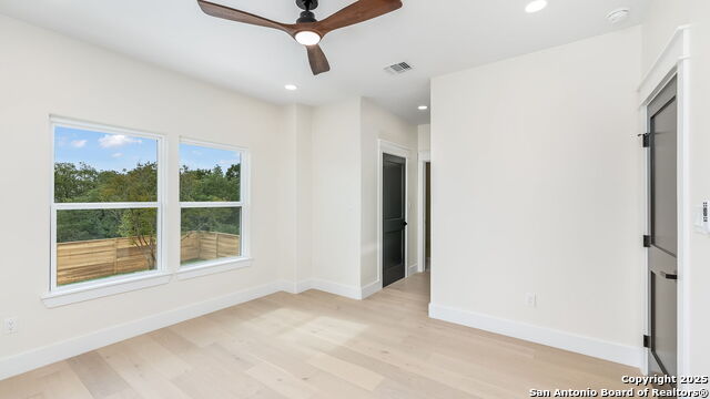 Image 34 of 39 For 3140 Westview Dr