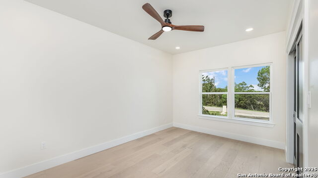 Image 35 of 39 For 3140 Westview Dr