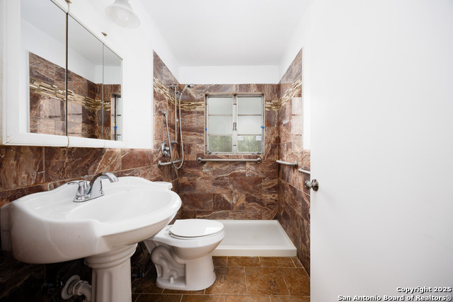Listing photo id 20 for 170 Olga