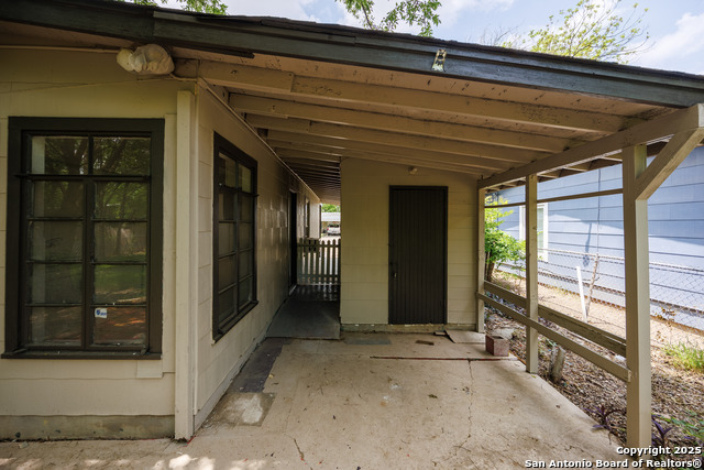 Listing photo id 22 for 170 Olga