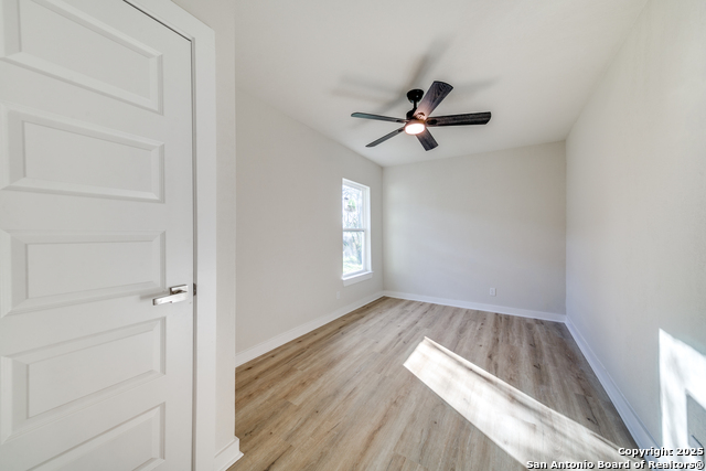 Image 17 of 25 For 1414 Burleson