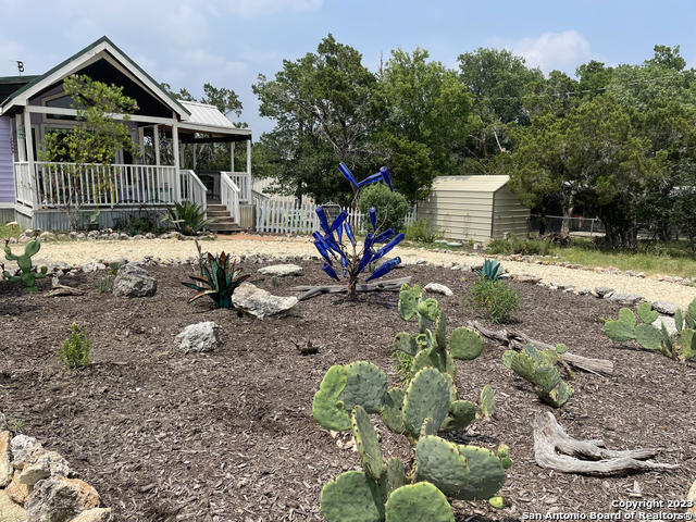 Details for 517 Timberdell Dr, Canyon Lake, TX 78133