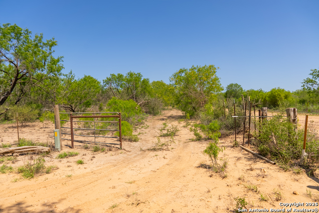 Image 34 of 60 For 000 Fm 1581  