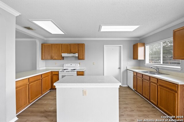 Image 11 of 27 For 7902 Chestnut Bear