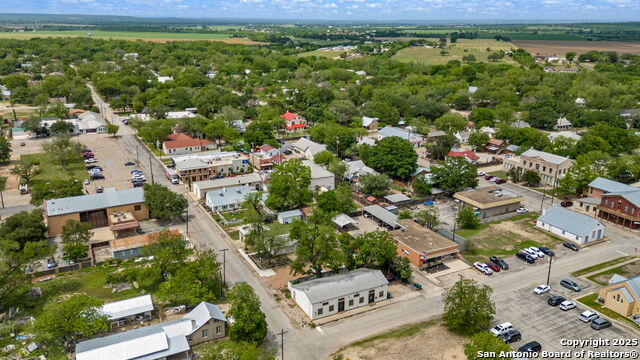 Listing photo id 10 for 1205 Lorenzo