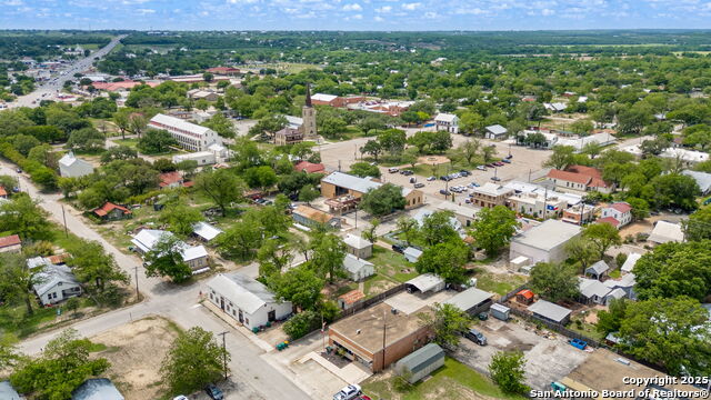 Listing photo id 11 for 1205 Lorenzo