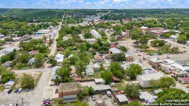 Listing photo id 12 for 1205 Lorenzo