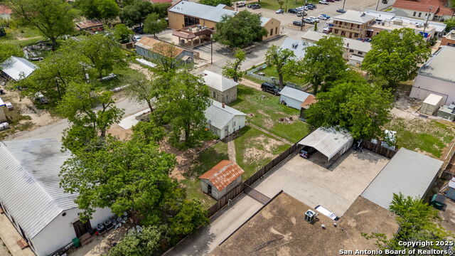 Listing photo id 16 for 1205 Lorenzo